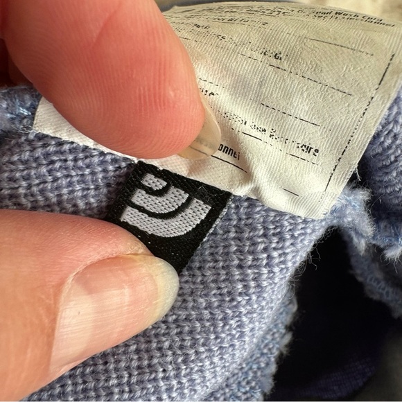 The North Face Wool Hat with Fleece Interior with PomPom - One Size - Picture 2 of 7